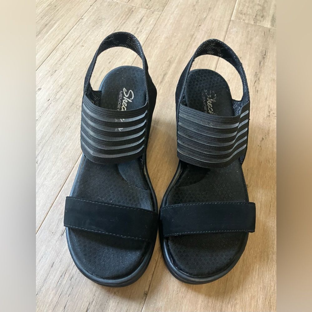 Skechers women’s black wedge heel platform women’s heels. Size 8